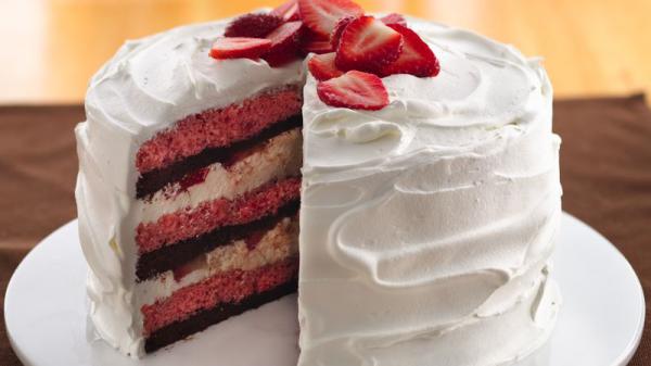 What are the best fruit fillings for chocolate cakes?